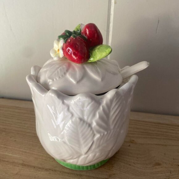 Lefton Japan White & Green Strawberry and Leaf Ceramic Sugar Bowl - Picture 1 of 8